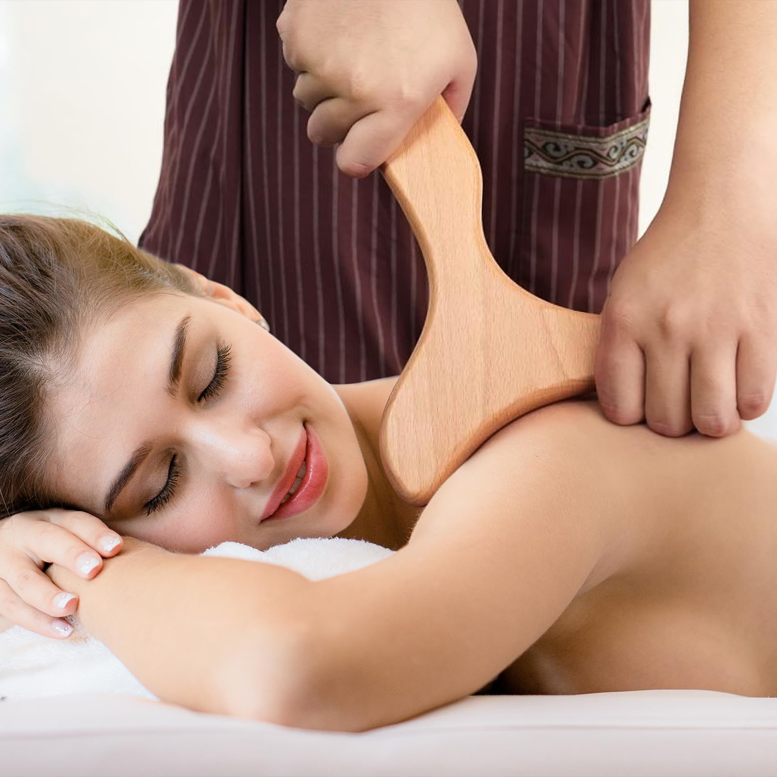 Ollixtec 8-in-1 leg tool targeting calves and thighs after activity.
