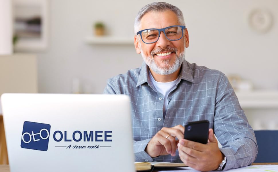 OLOMEE microfiber cleaning cloth helps keep lenses clear and pristine