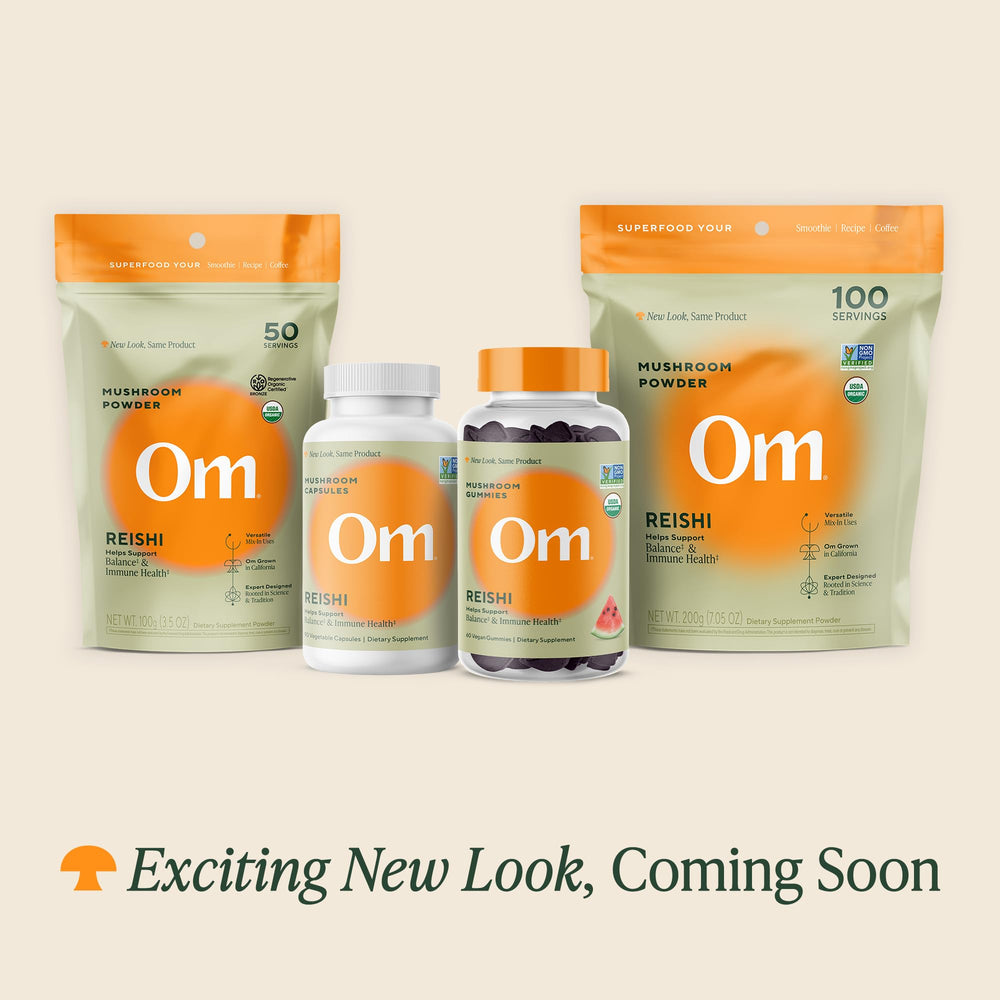 OM MUSHROOM SUPERFOOD Reishi powder spoon serving for easy coffees or smoothies.