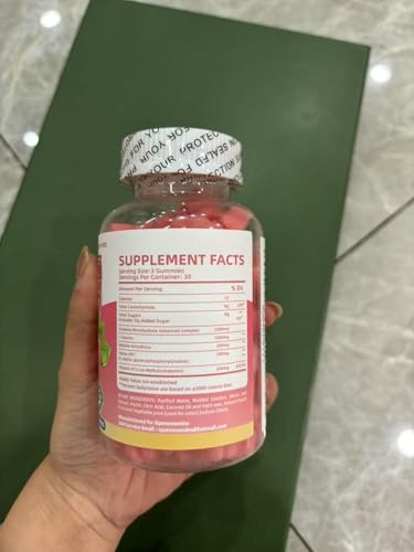 Openovomins vitamin B12 label detail on gummies container