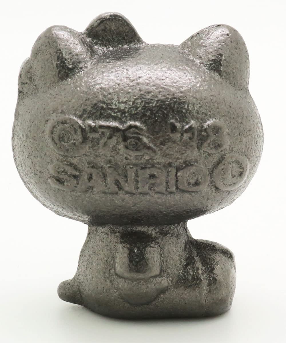 OSK TBN-1 Hello Kitty motif adds charm to kitchen gear.