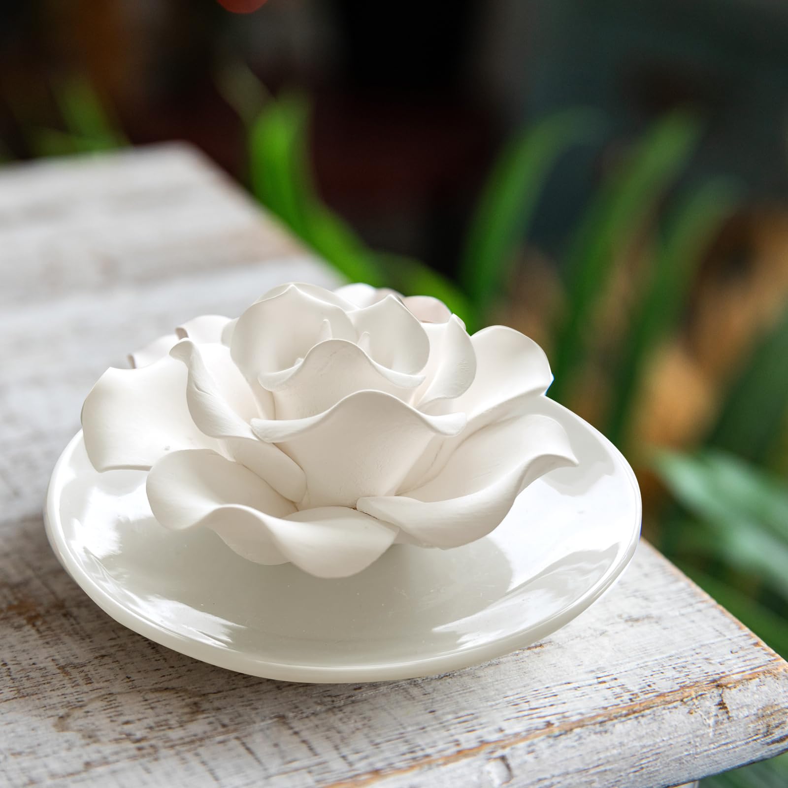 oumeiben impatiens diffuser with oil drops demonstrates easy, maintenance-free use.