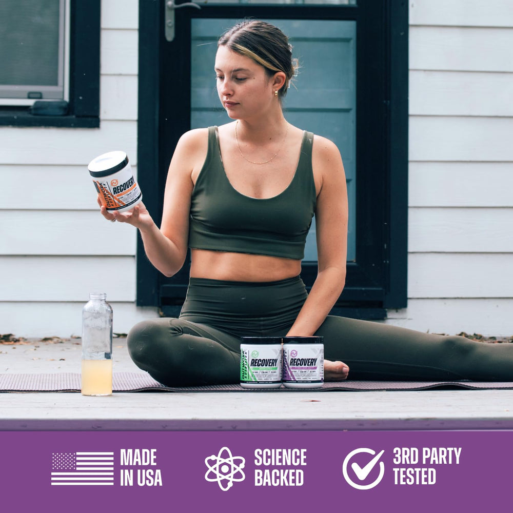 Outwork Nutrition L-Carnitine scoop supports energy metabolism after training.