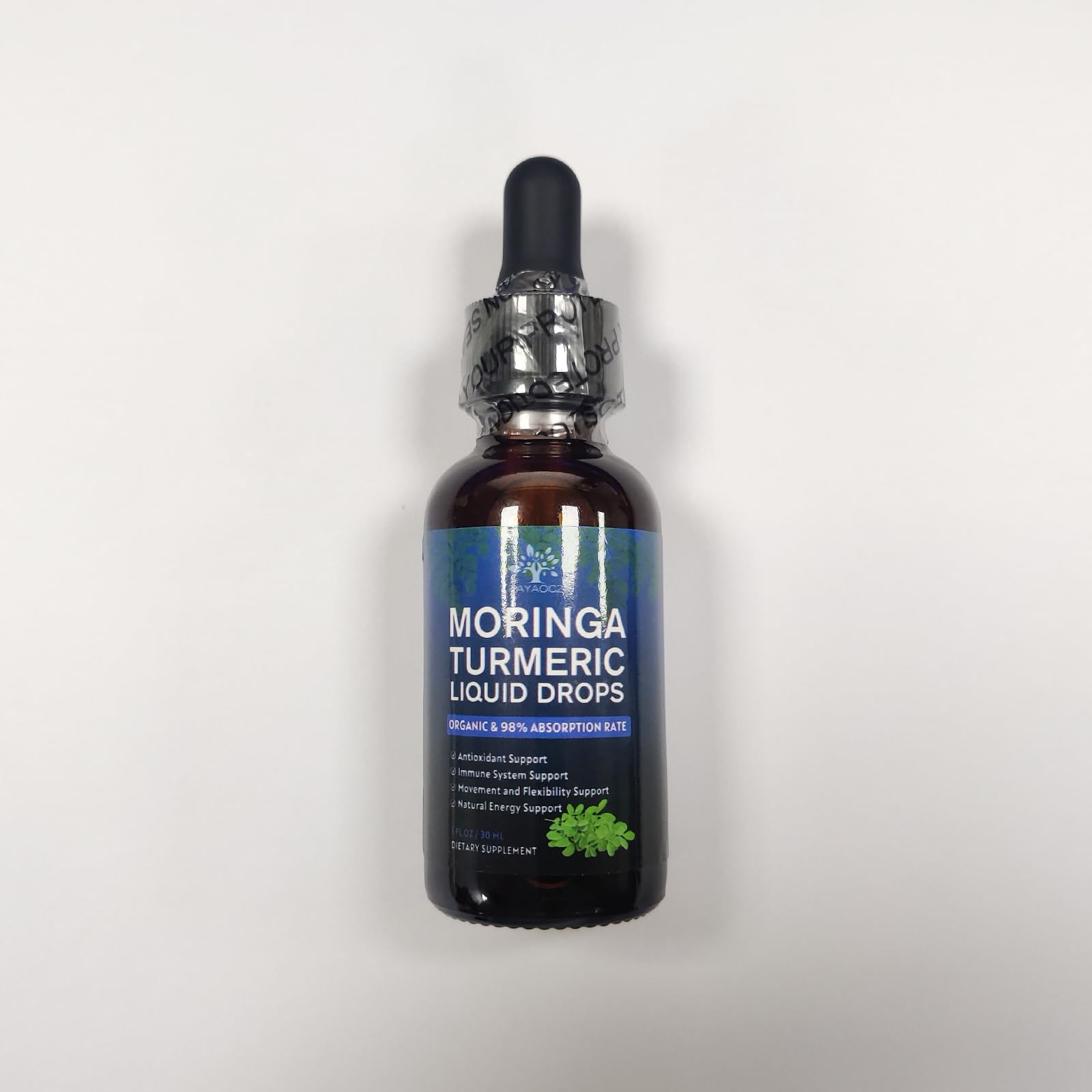 PAYAOCZ moringa drops close-up label conveying fresh, natural ingredients
