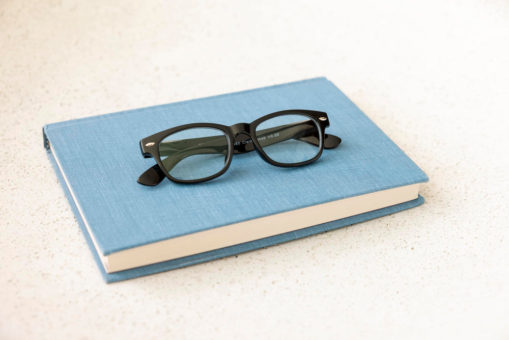 Peepers by PeeperSpecs Clark reading glasses travel case included for protection on the go.