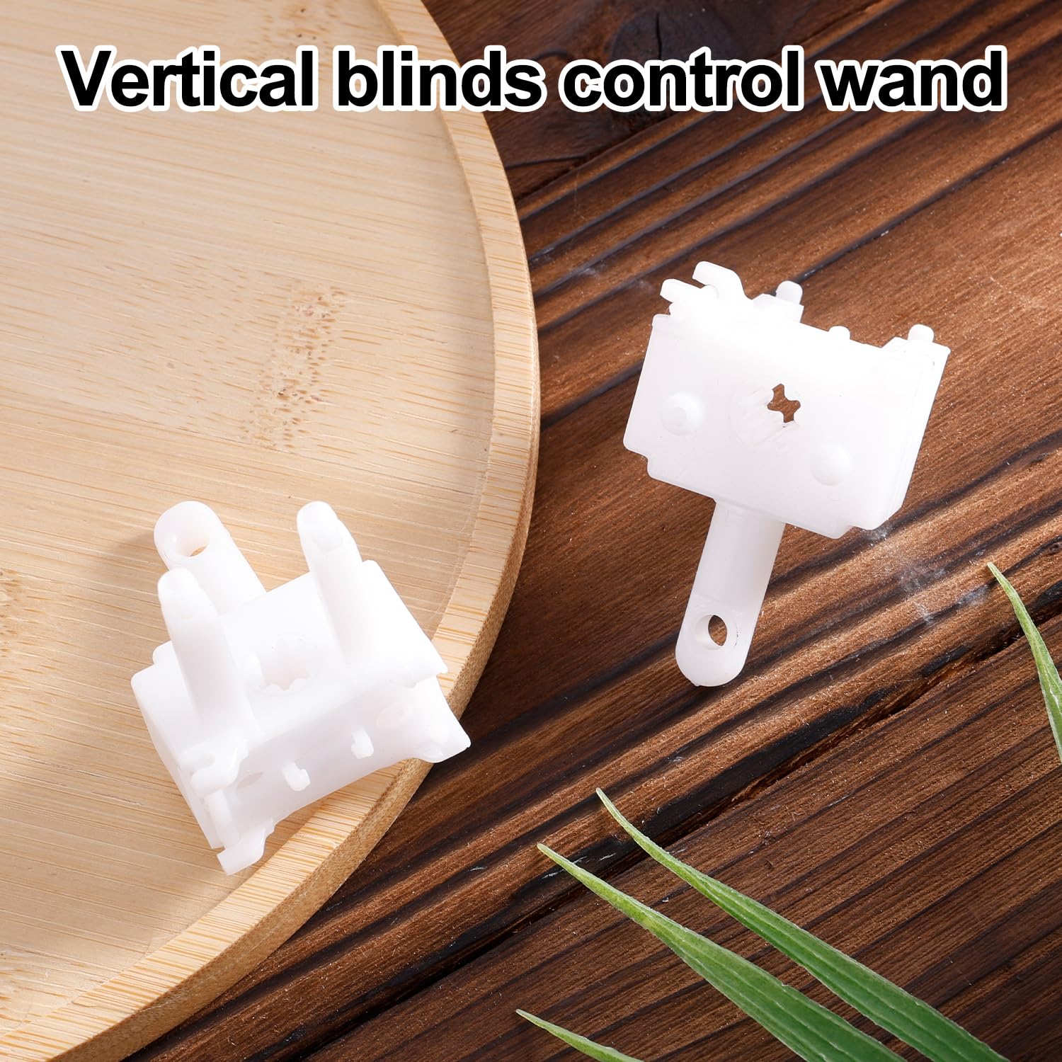 Rotatable and washable PEUTIER accessory for blinds maintenance.