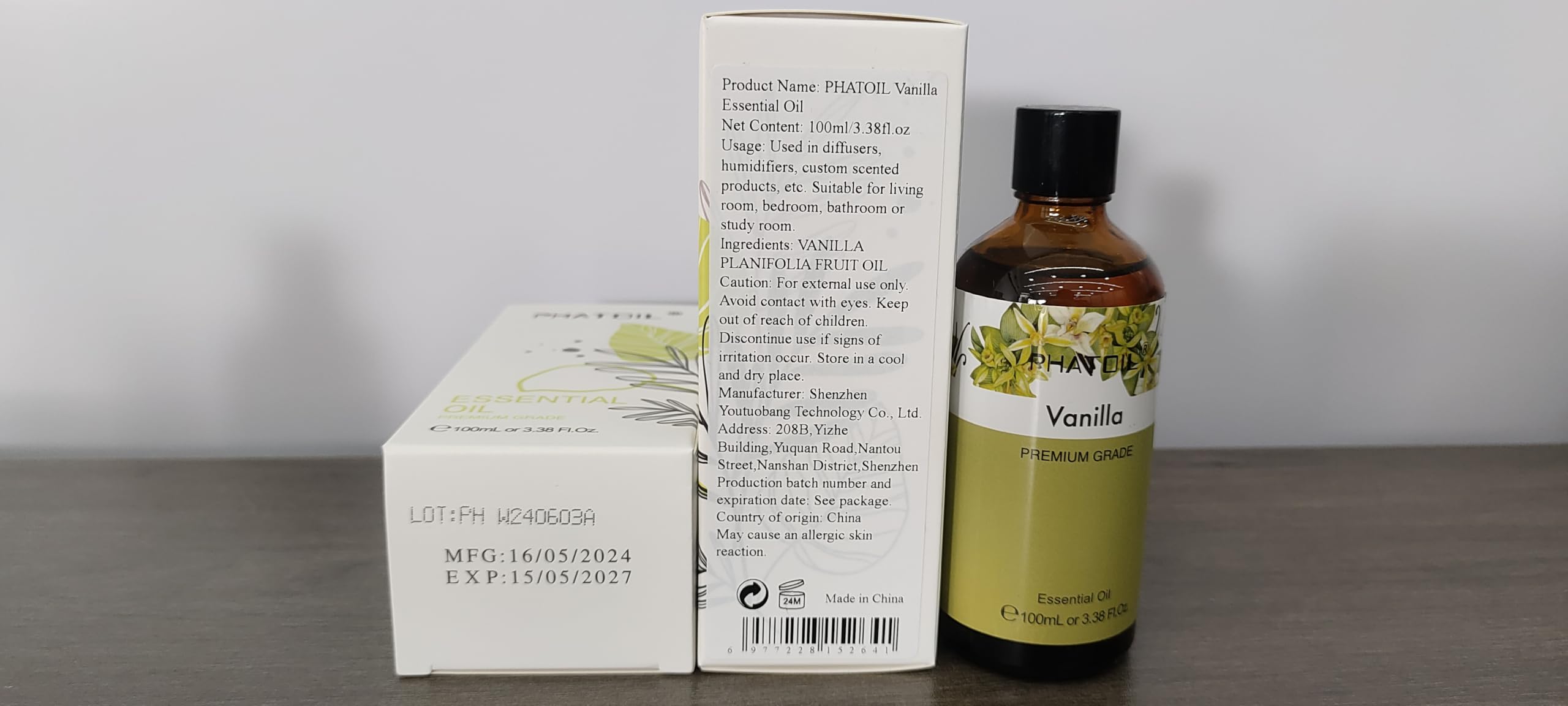 PHATOIL Vanilla oil packaging shows authentic, pure product.