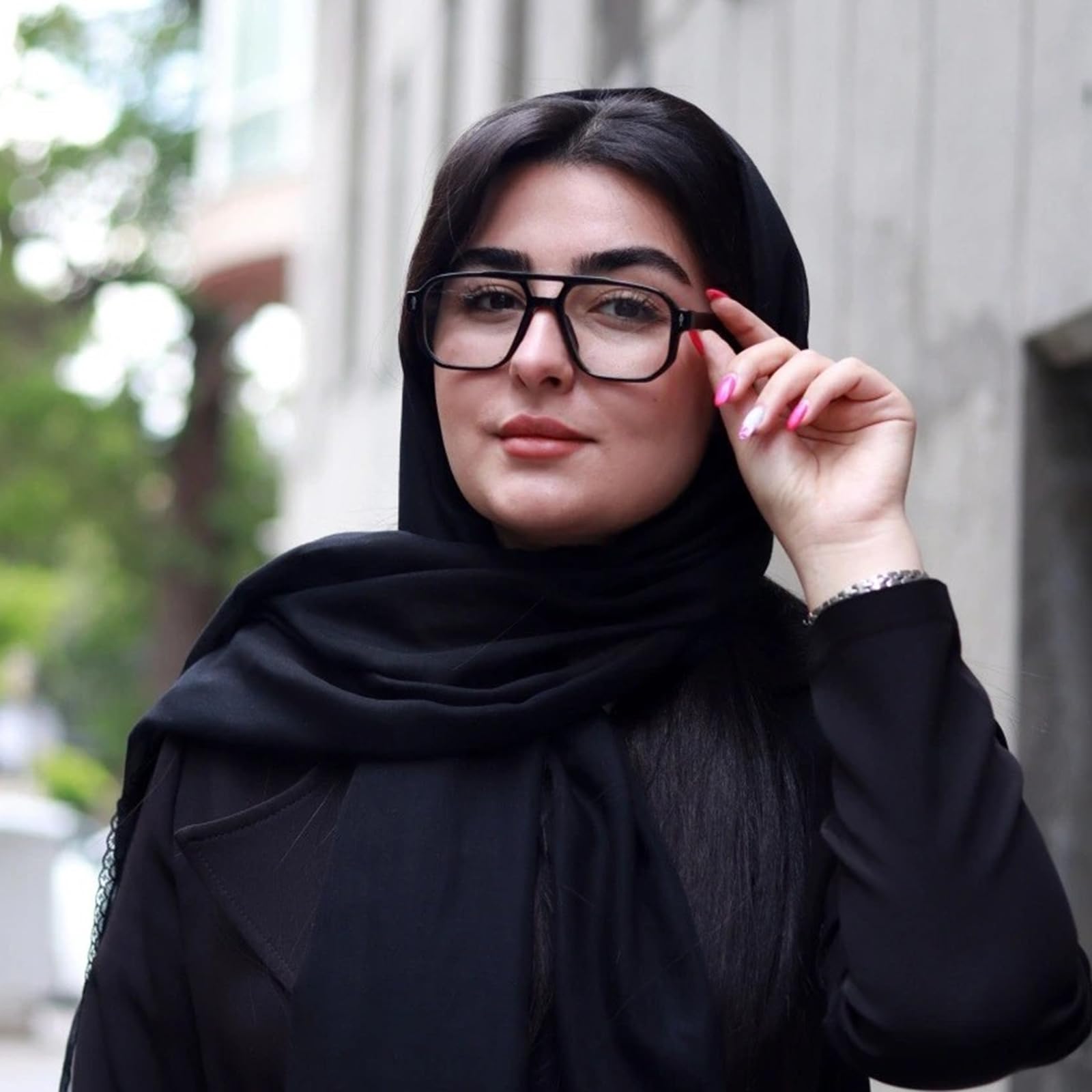 PORADAY 70s retro square eyewear front emphasizes classic fashion with function