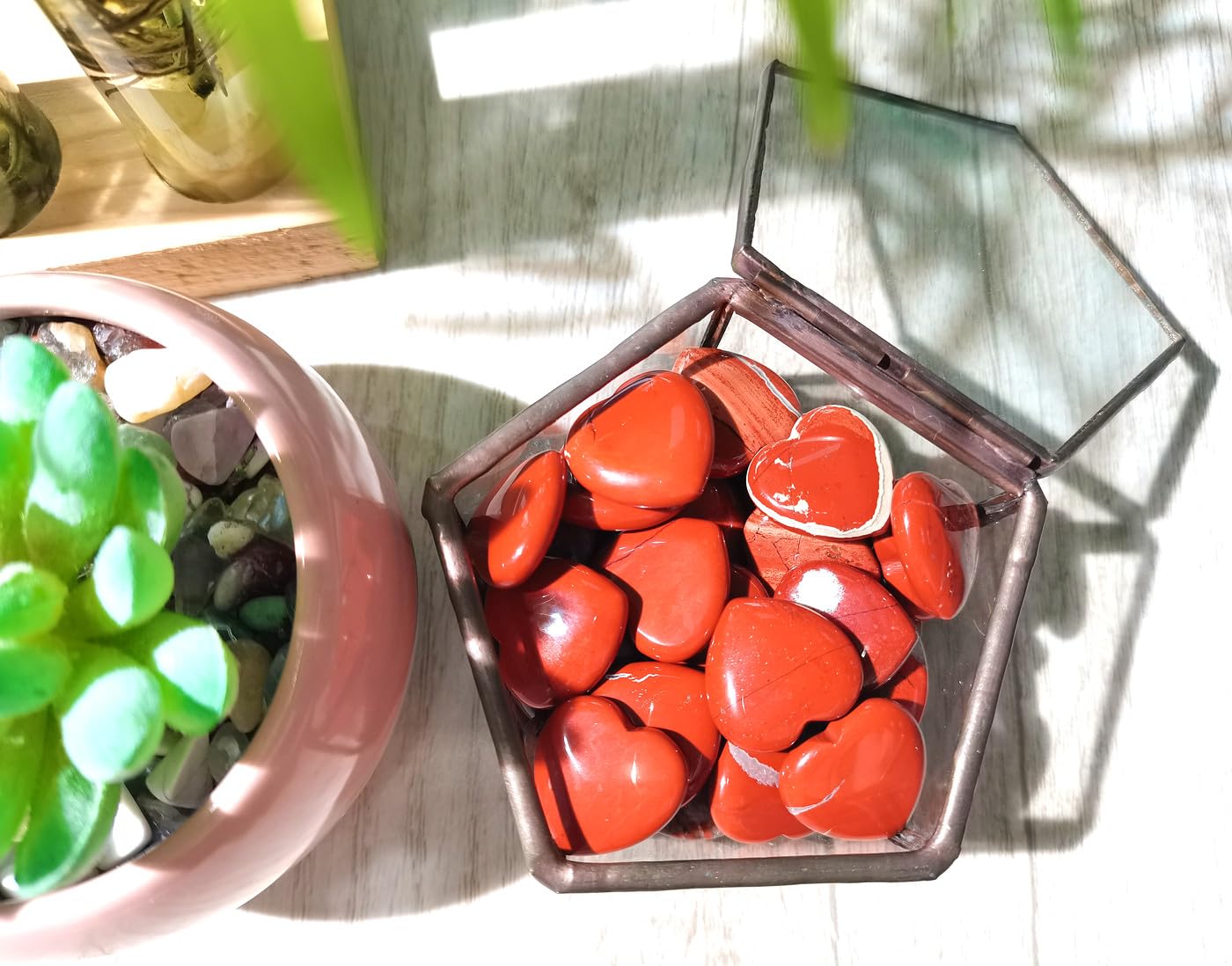 QINJIEJIE red jasper heart stone for DIY crafts.