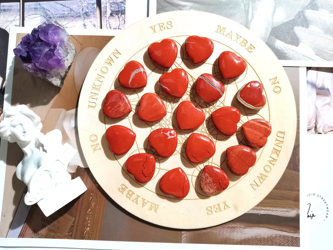 QINJIEJIE red jasper heart stone gift set for celebrations.
