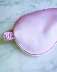 QSYW eye mask with adjustable headband fits a range of head sizes.
