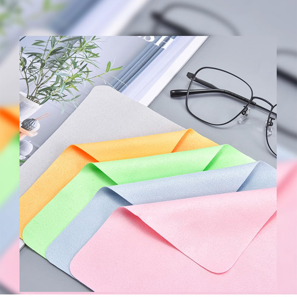 Qujianwei durable microfiber cloth—long-lasting lens care in daily use.