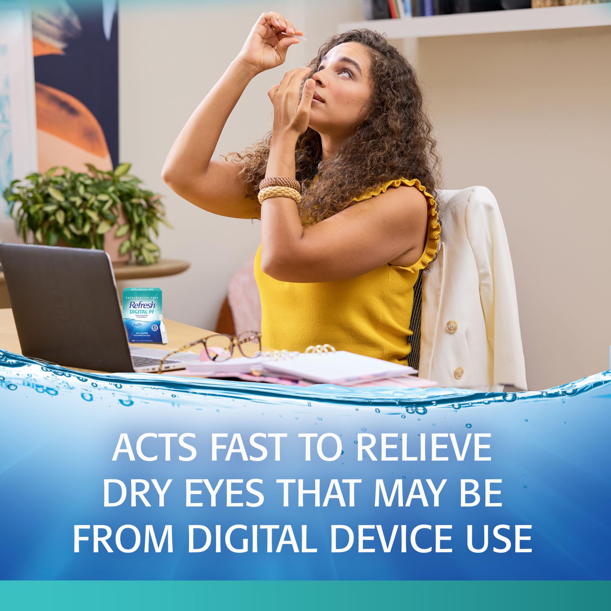 User uses Refresh Digital PF during screen work for lasting eye comfort.