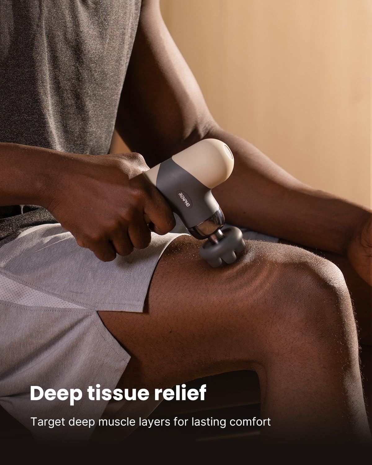 RENPHO carry-case keeps accessories organized on the go.