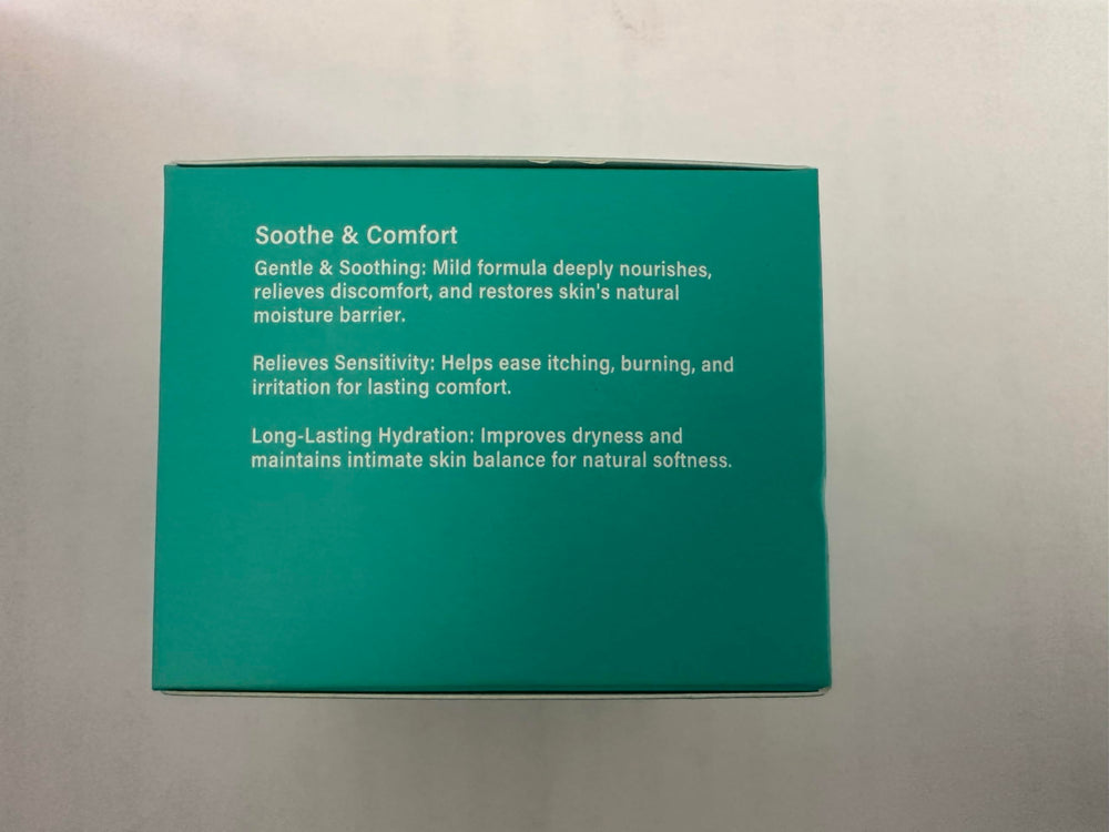 Seacall moisturizing cream close-up reveals rich, non-greasy texture.