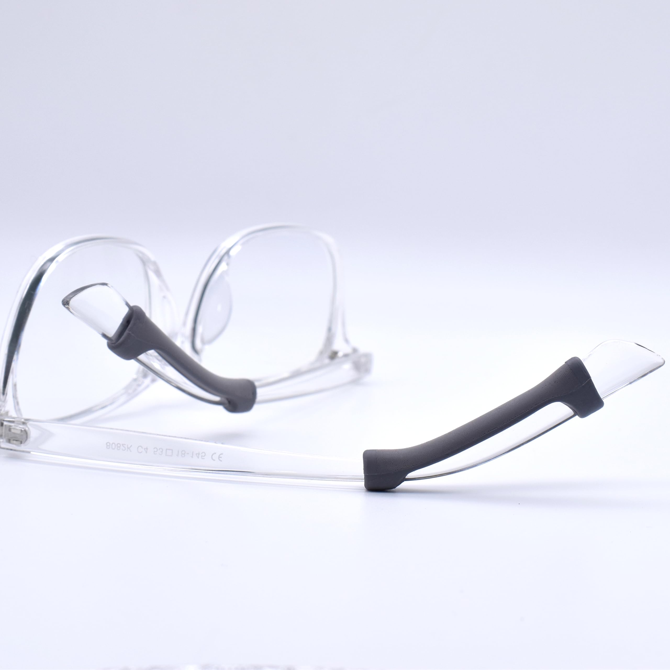 Gecko Grip pack includes two grey pairs for compatibility.