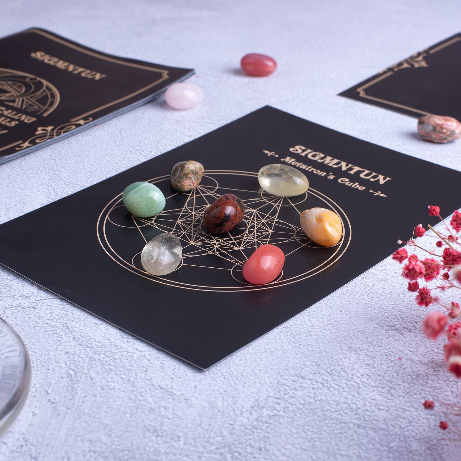 SigMntun stones used in crafts and decor to add color and calm ambiance.