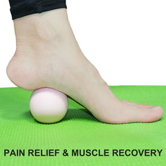 Uso contra la pared facilita relajación en espalda y hombros.