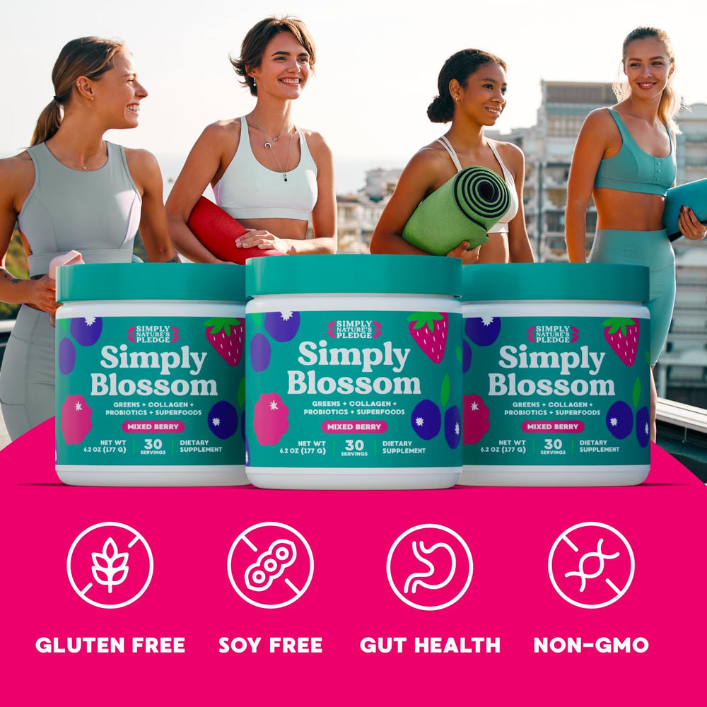 Smoothie glass with Simply Blossom greens for a vibrant, nutritious start