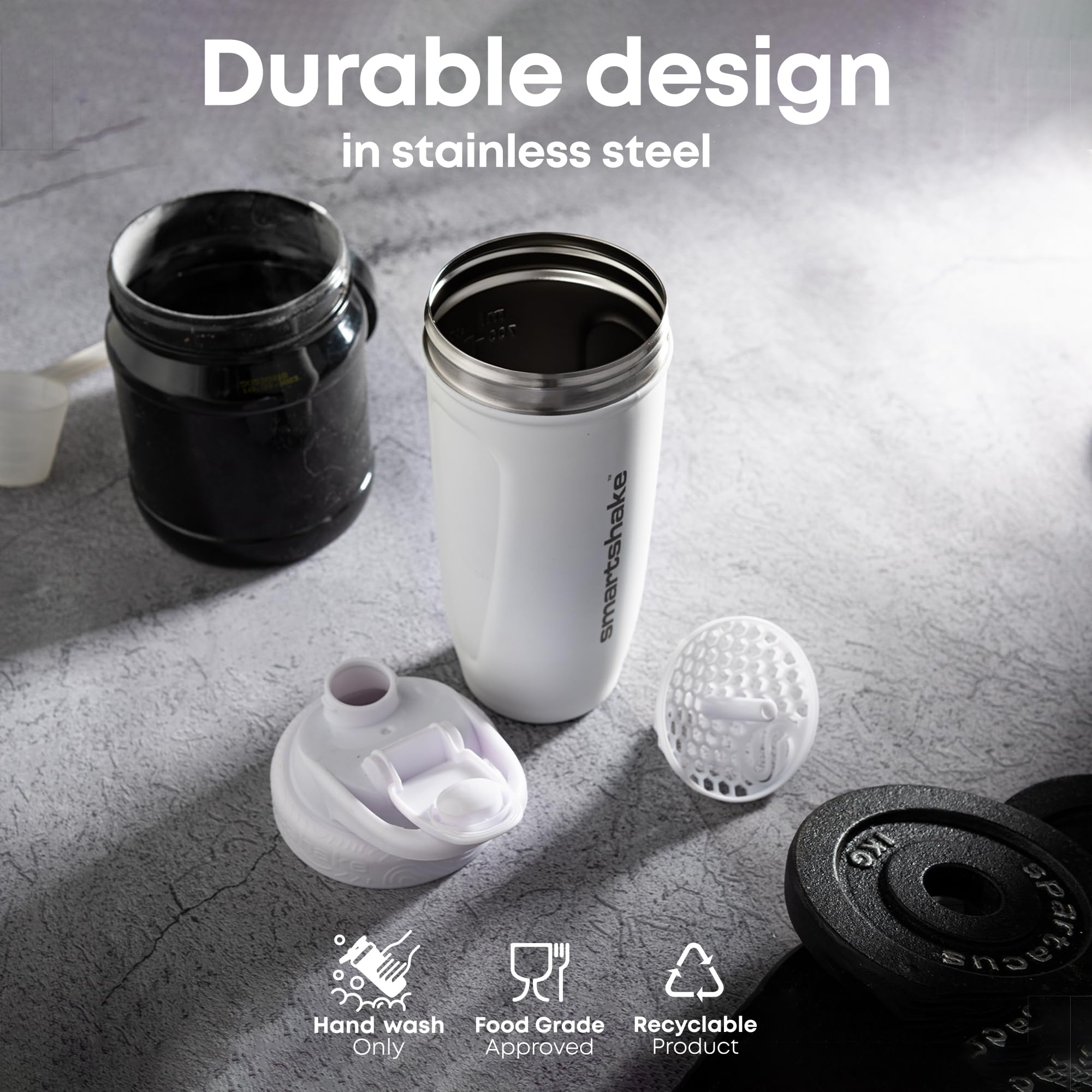 Smartshake Reforce wide opening for easy filling and cleaning after workouts.