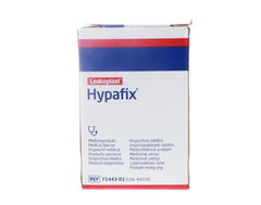 Adhesivo no irritante de Hypafix para fijar curas sin irritar la piel durante uso.