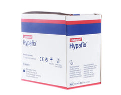 Hypafix de Smith & Nephew, tela no tejida suave para confort diario al fijar vendajes.