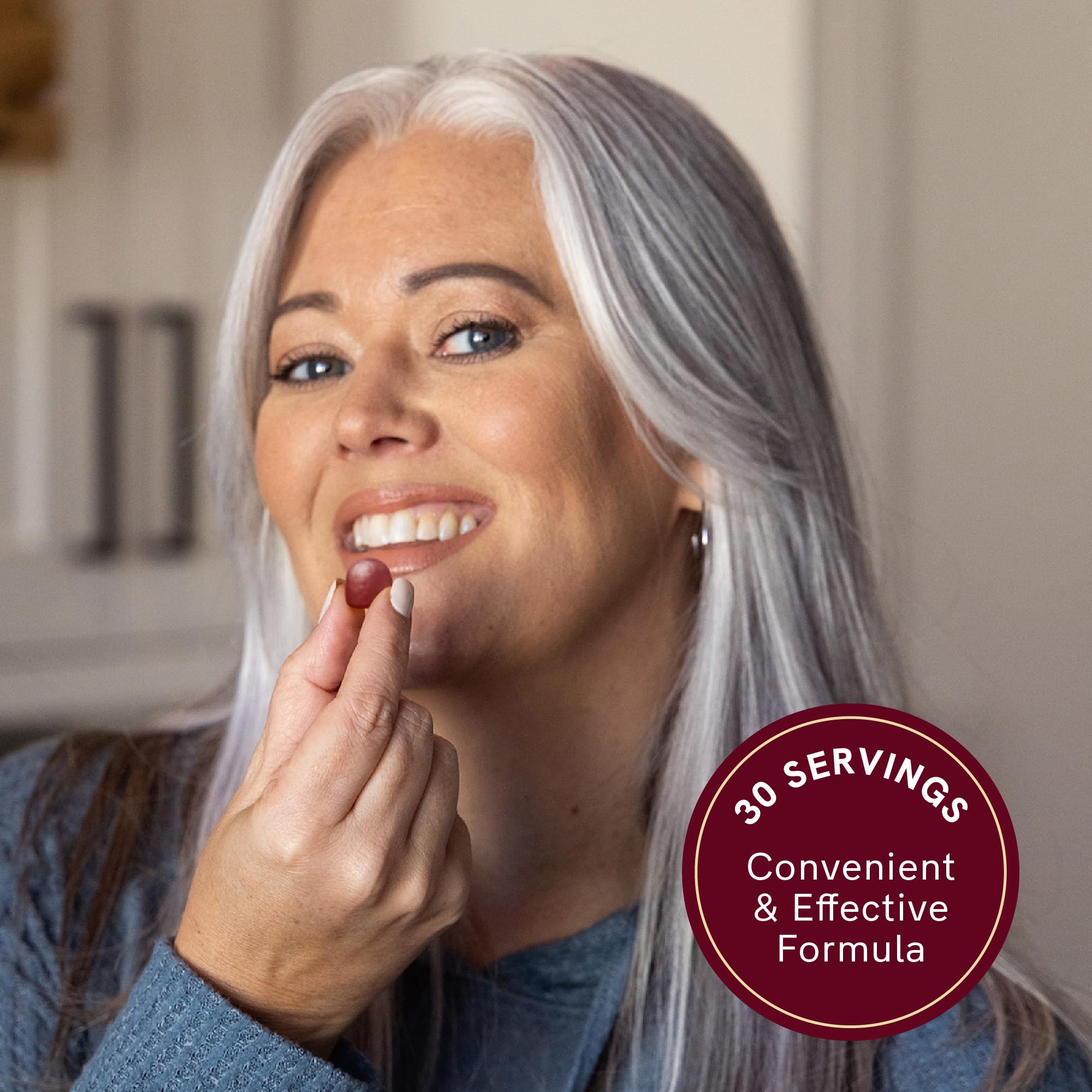 SMNutrition 10-mushroom blend gummy close-up may support cognitive function.