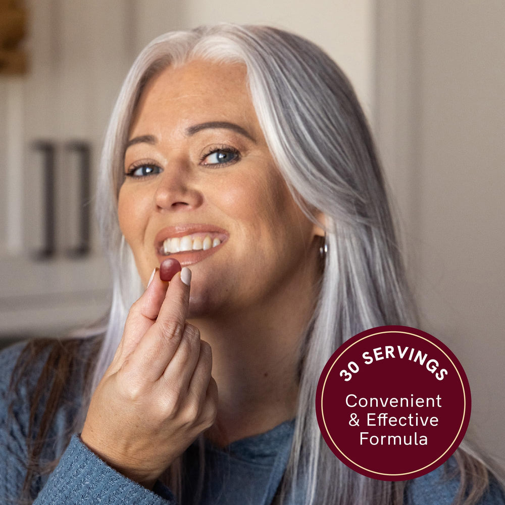 SMNutrition 10-mushroom blend gummy close-up may support cognitive function.