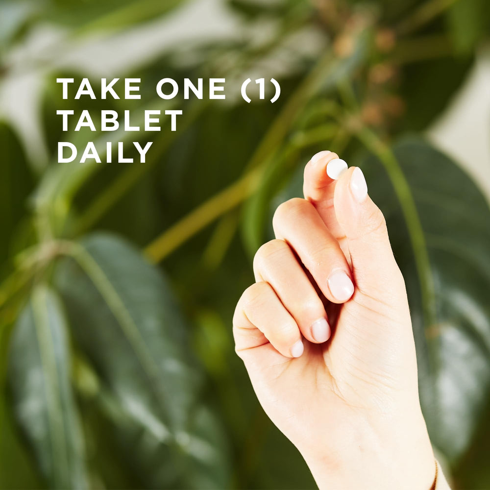 Solgar Folate tablets close-up highlighting Metafolin active form.