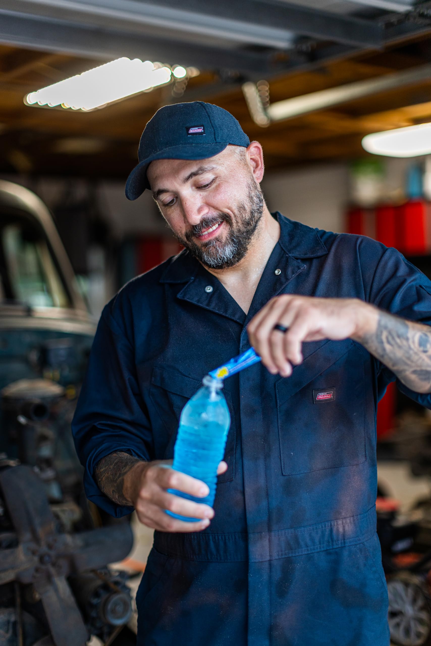 Sqwincher Zero Qwik Stik water bottle-ready dissolves quickly for immediate hydration.