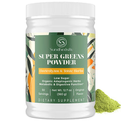 Sundhedsliv Super Greens bottle pour highlighting daily energy and hydration potential.