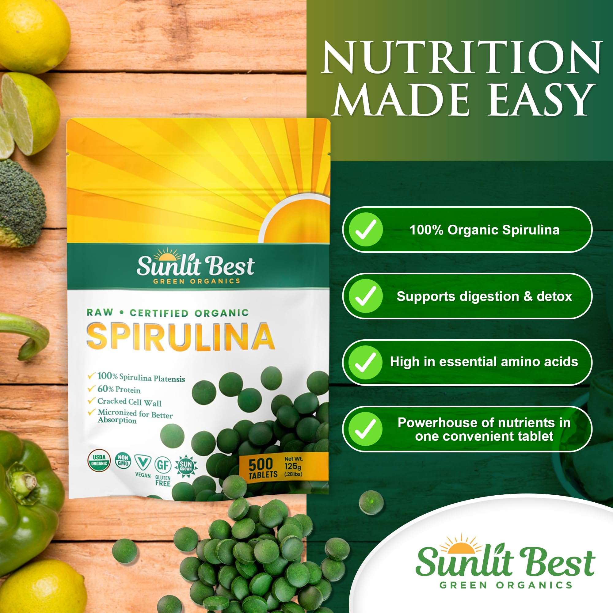 Sunlit Best Green Organics Spirulina, tabletas en mano, fuente vegana de proteína.