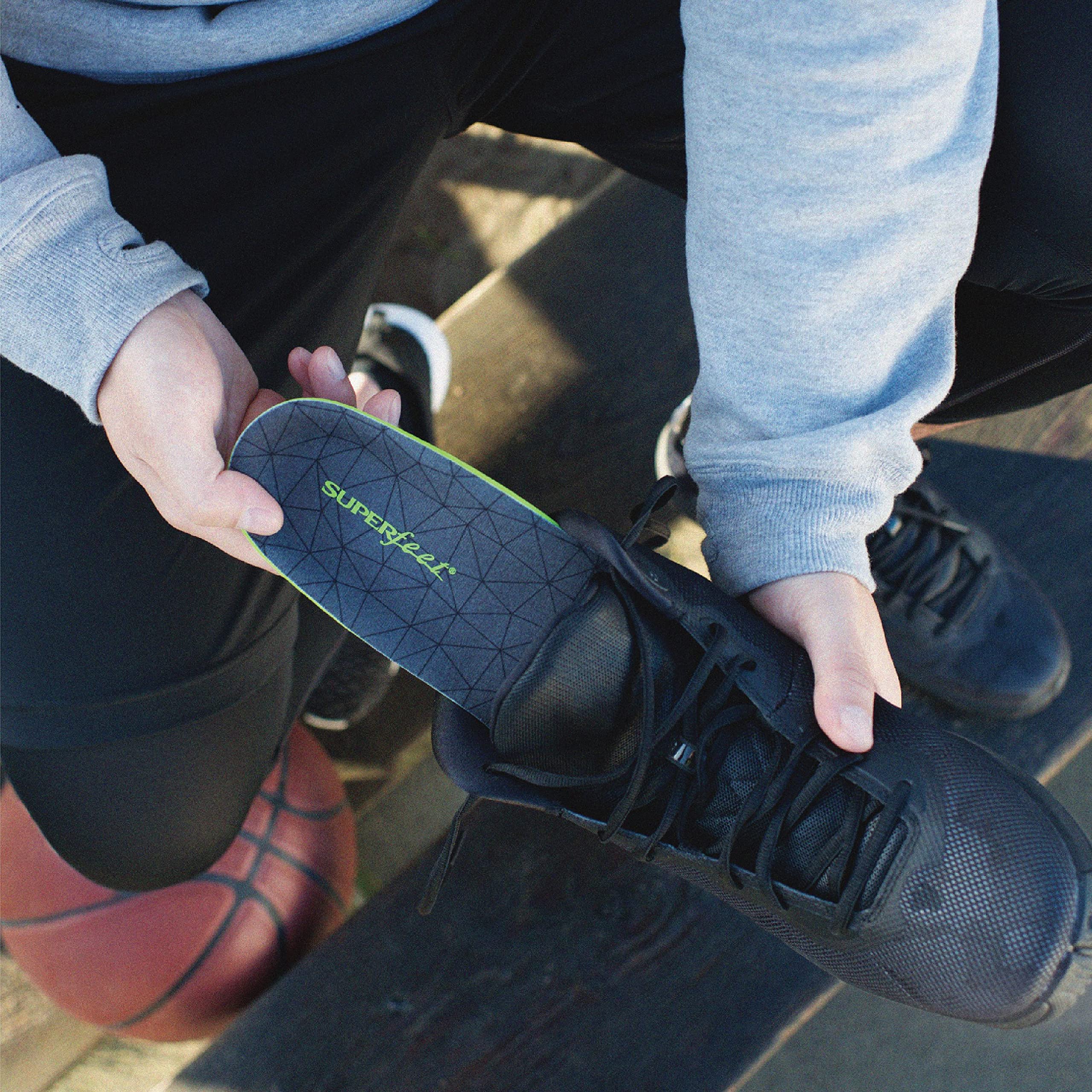 Superfeet FLEXmax dynamic shape supporting the foot for balanced movement