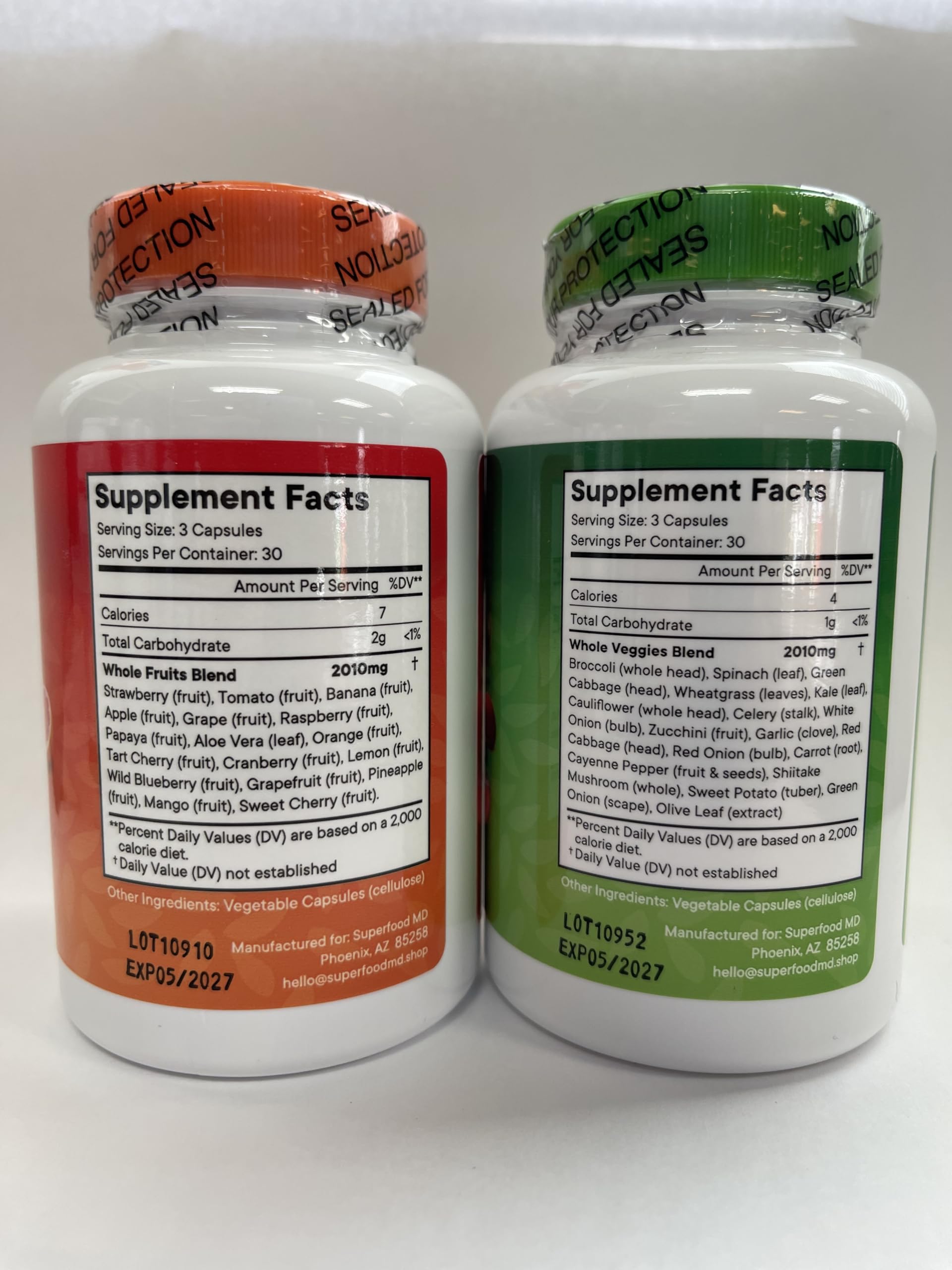 Capsules close-up from Superfood MD highlight easy daily intake.