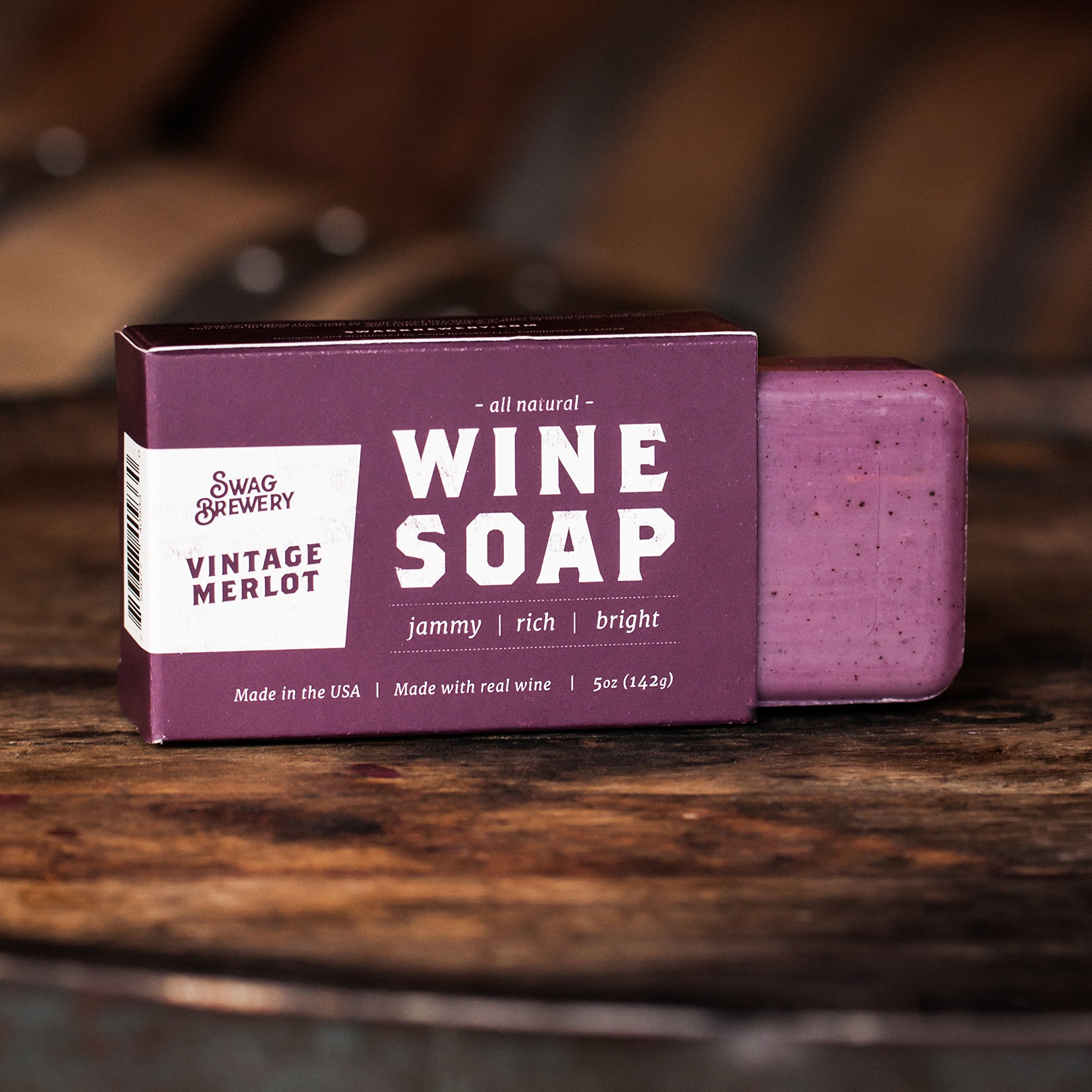 Swag Brewery Jabon Vino Merlot: ingredientes naturales como romero, semilla de arandano y vino autentico para la piel.