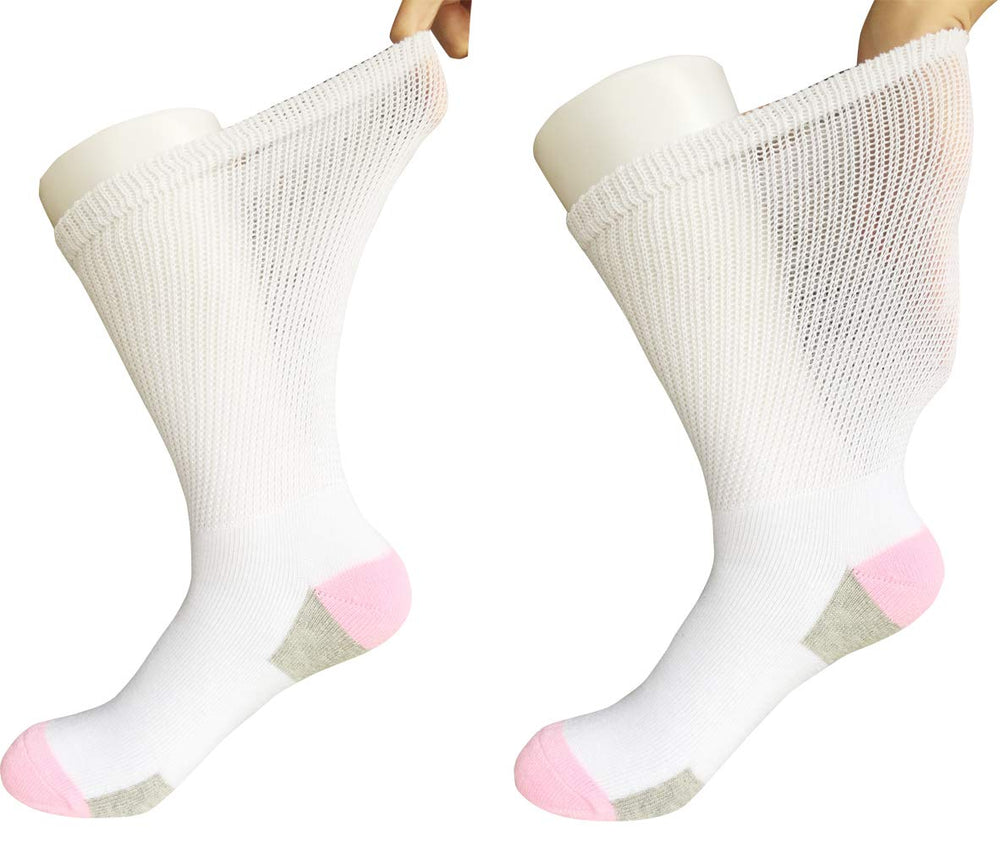 SYOLLAVE socks featuring moisture-wicking fiber to keep feet dry.