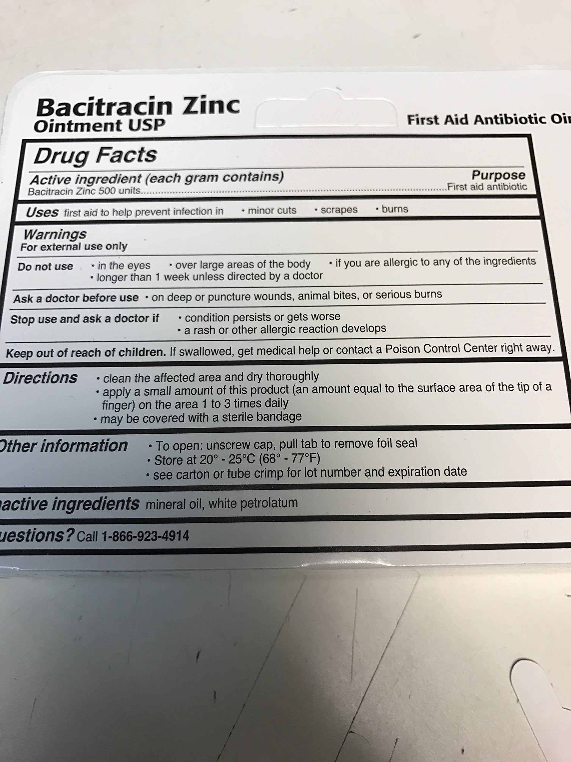 Aplicación del ungüento TARO bacitracina zinc para heridas menores y protección inicial
