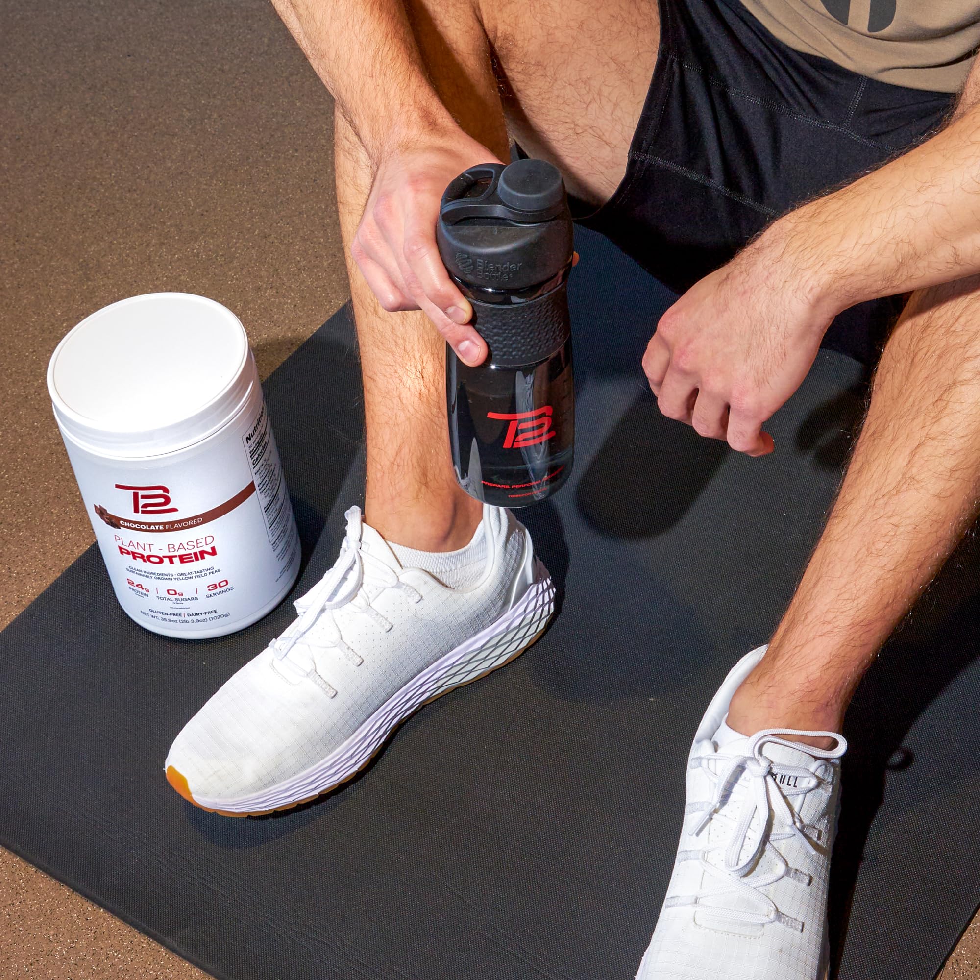 TB12 keto-friendly low-carb no-sugar shake mix supports mindful macros.