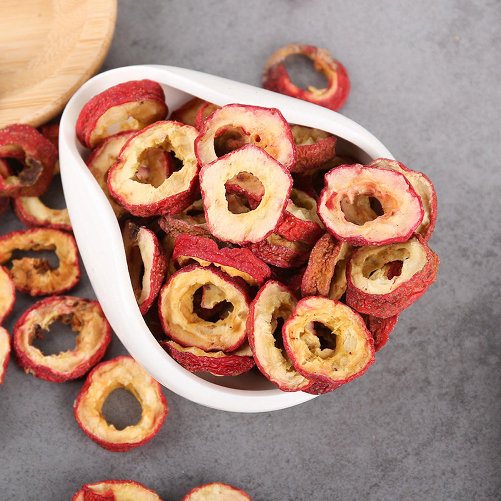 TEAERPKLAE hawthorn slices with yellow flesh visible and appealing.