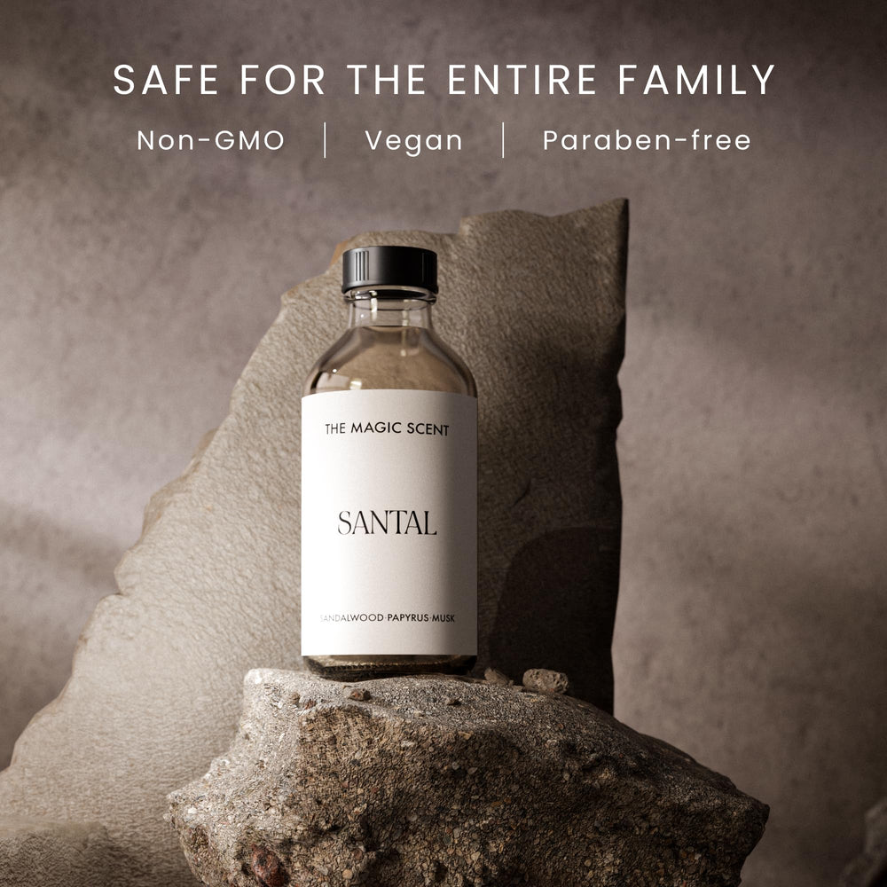 The Magic Scent Santal oil pour reveals rich notes for mellow evenings.