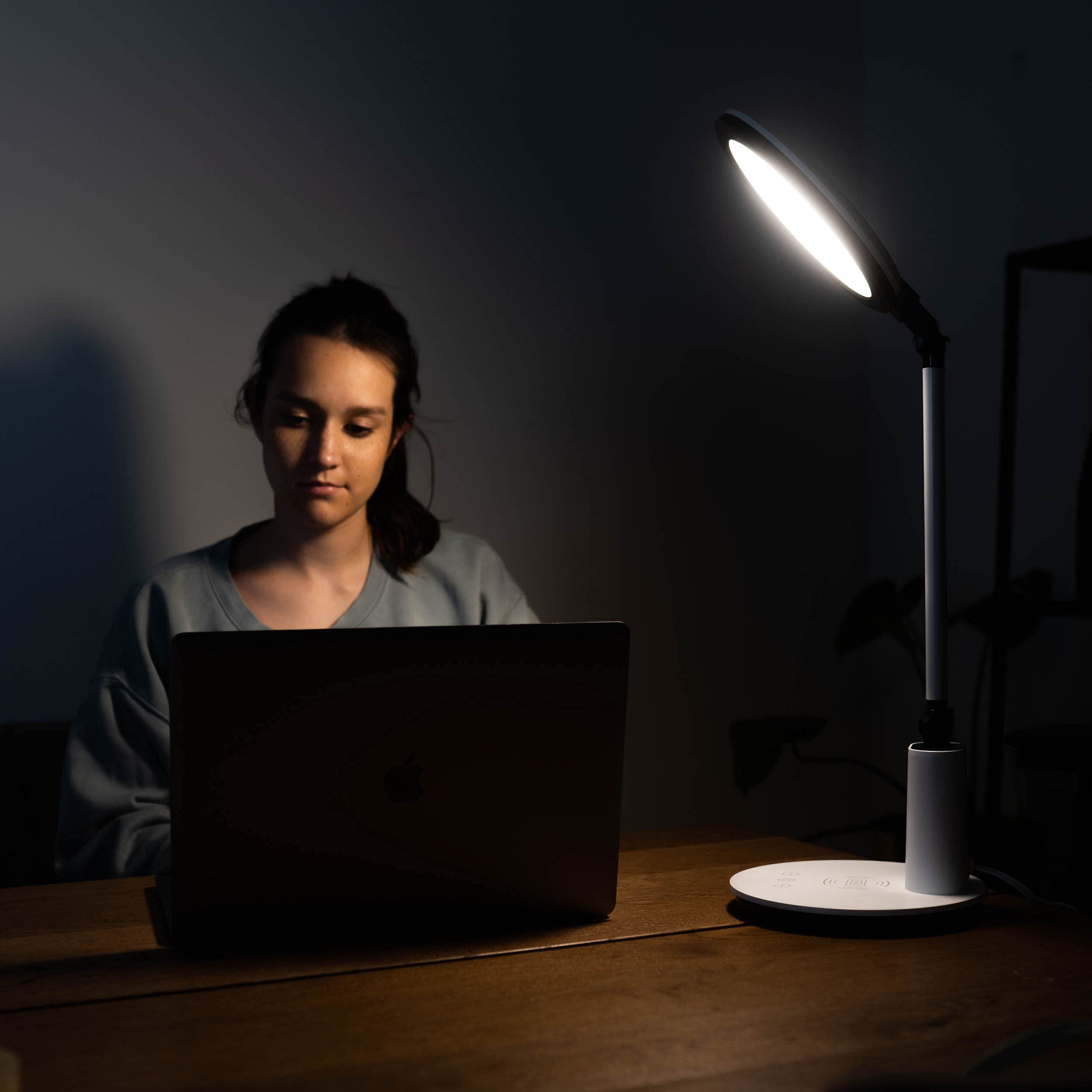 Dimmed settings let you tailor brightness for tasks.