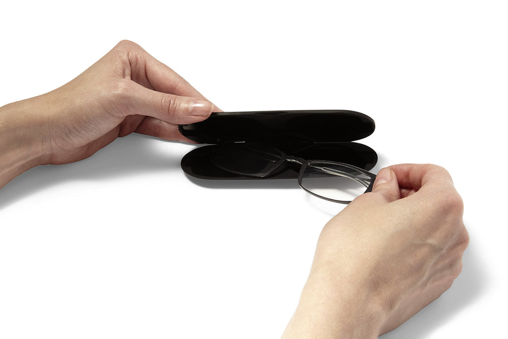 ThinOptics Frontpage Milano magnetic case secures glasses during travel.