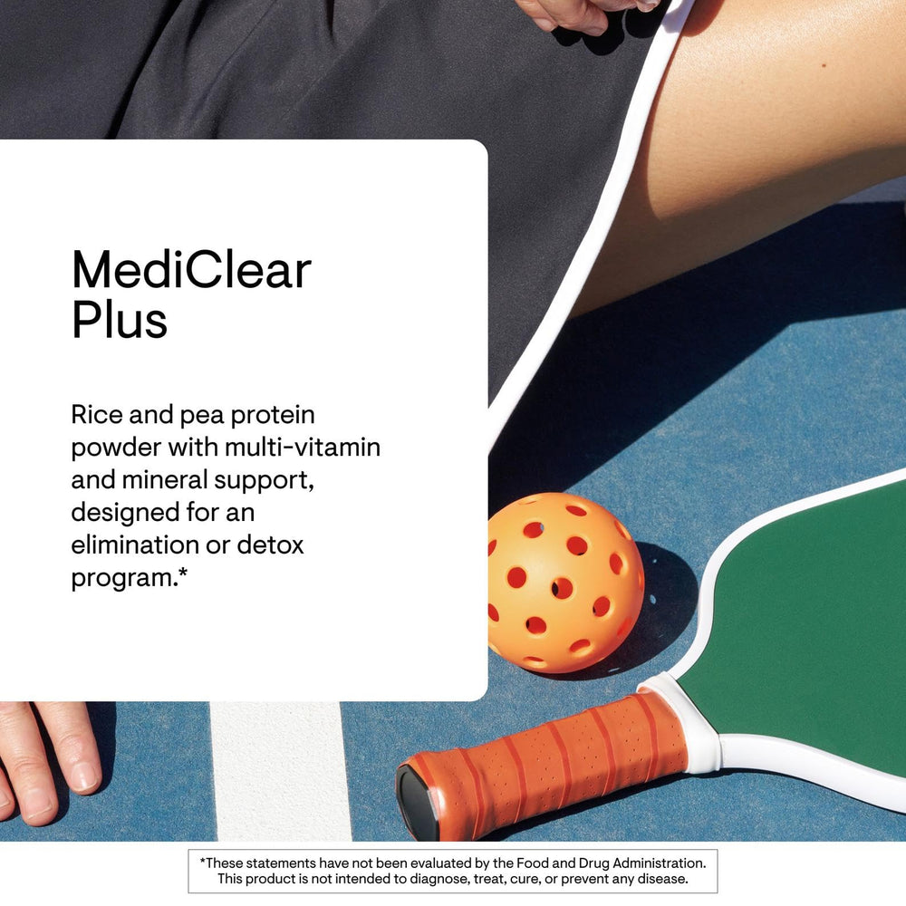 Tiny scoop of MediClear Plus powder highlights texture ideal for smooth blends.