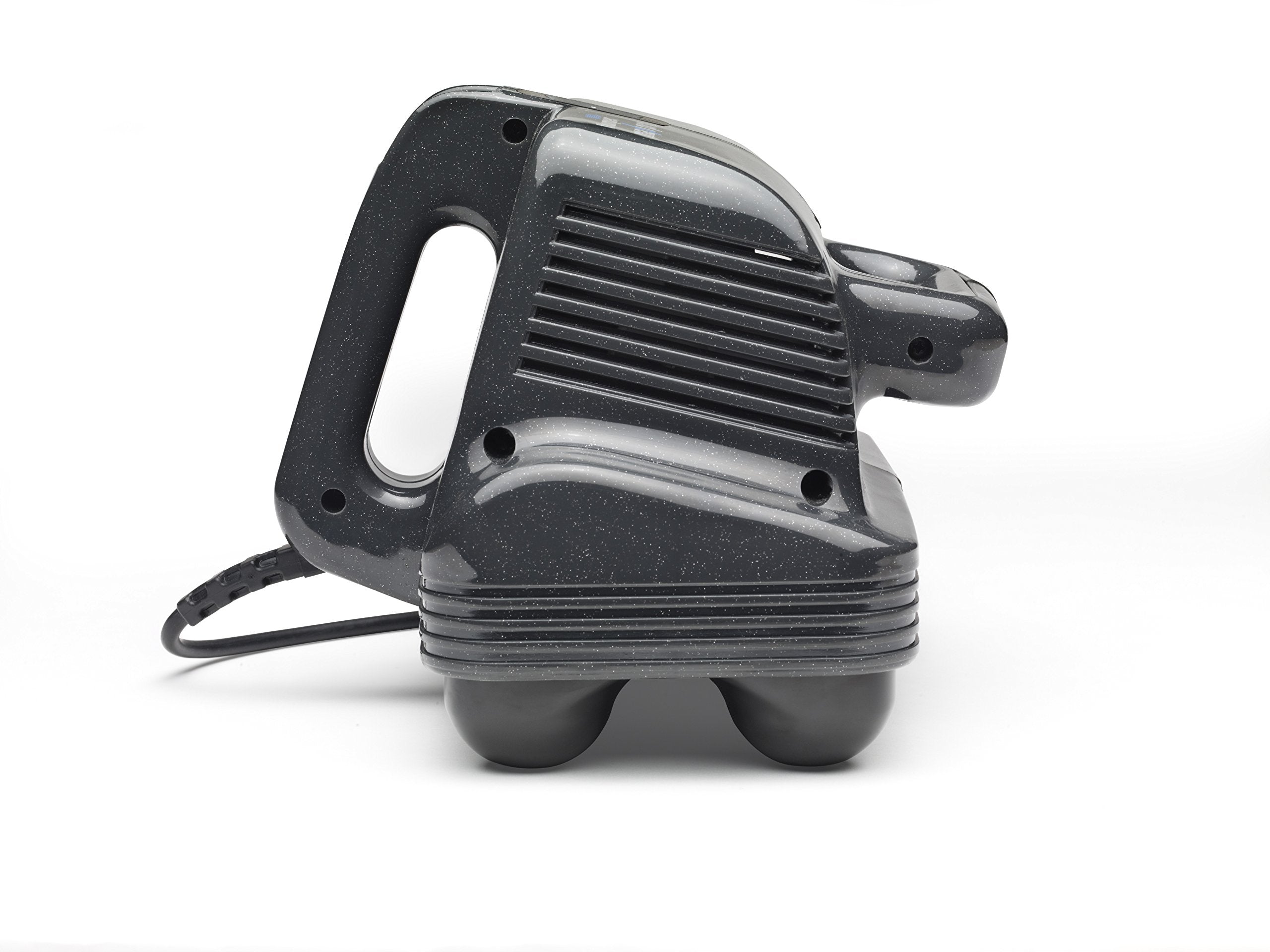 Thumper Maxi Pro massager 12ft cord offers flexible positioning.