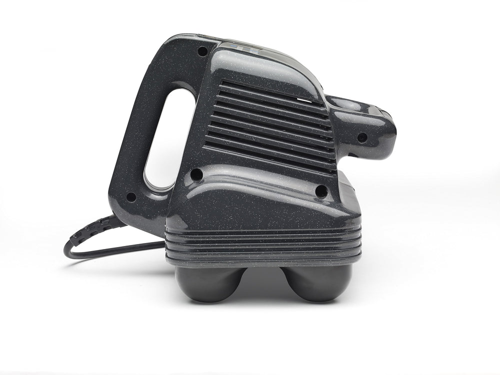 Thumper Maxi Pro massager 12ft cord offers flexible positioning.