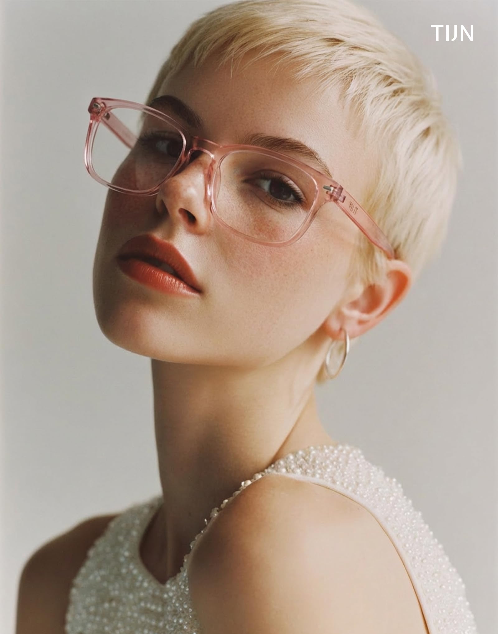 TIJN lightweight frame designed for all-day wear and gentle facial pressure