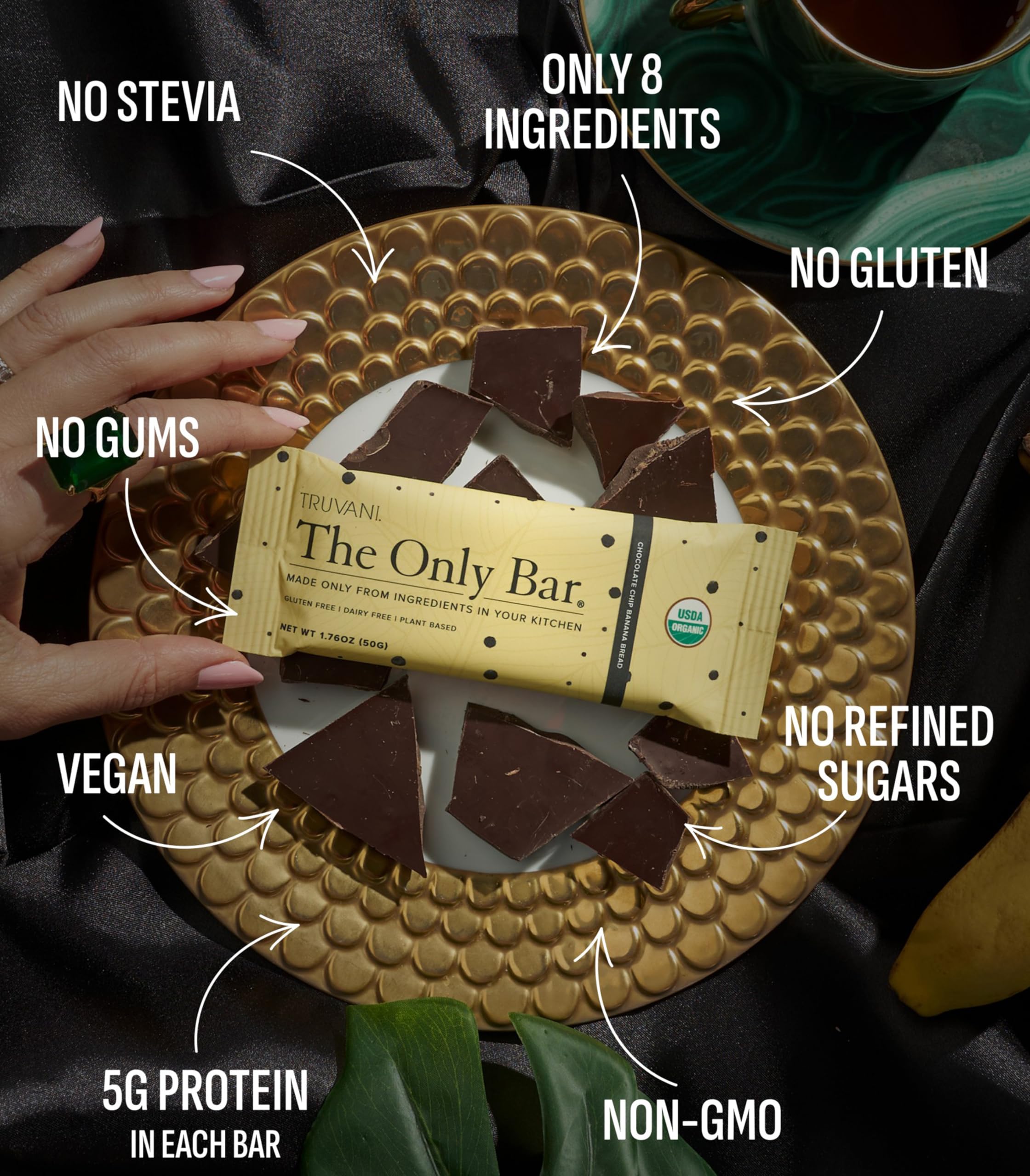 Truvani bar almond-dates-chocolate, premium plant-based energy for workouts and midday cravings