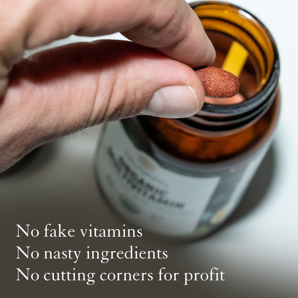 Real fruit and vegetable ingredients emphasize plant-based nutrition in the vitamin blend.