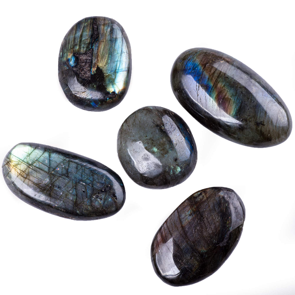UU UNIHOM Labradorite palm stone shows blue-green tint for mindful focus.