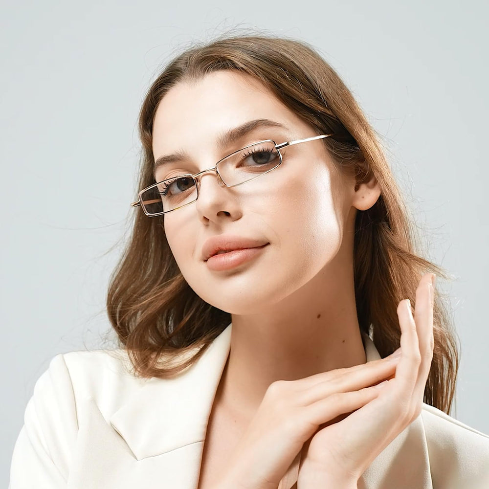 Viseng Slim Mini glasses provide crystal-clear vision for reading anywhere.